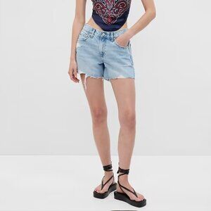 Gap 4" Low Rise Stride Denim Shorts Light Wash
